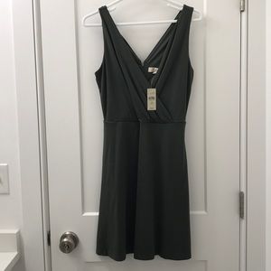 V-neck dress